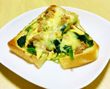 ほうれん草とツナのトースト