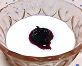 水切りヨーグルトでレアチーズケーキ風リッチヨーグルト